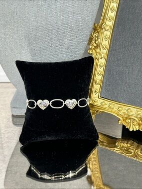 925 Sterling Silver Heart Link Bracelet with 'Love' Accent